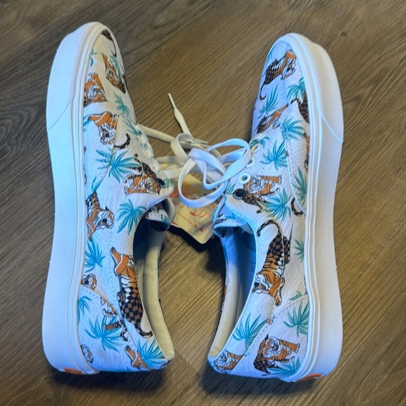 Vans men’s Discovery Channel x ComfyCush Era 'Project Cat' shoes size 10 - Picture 7 of 9